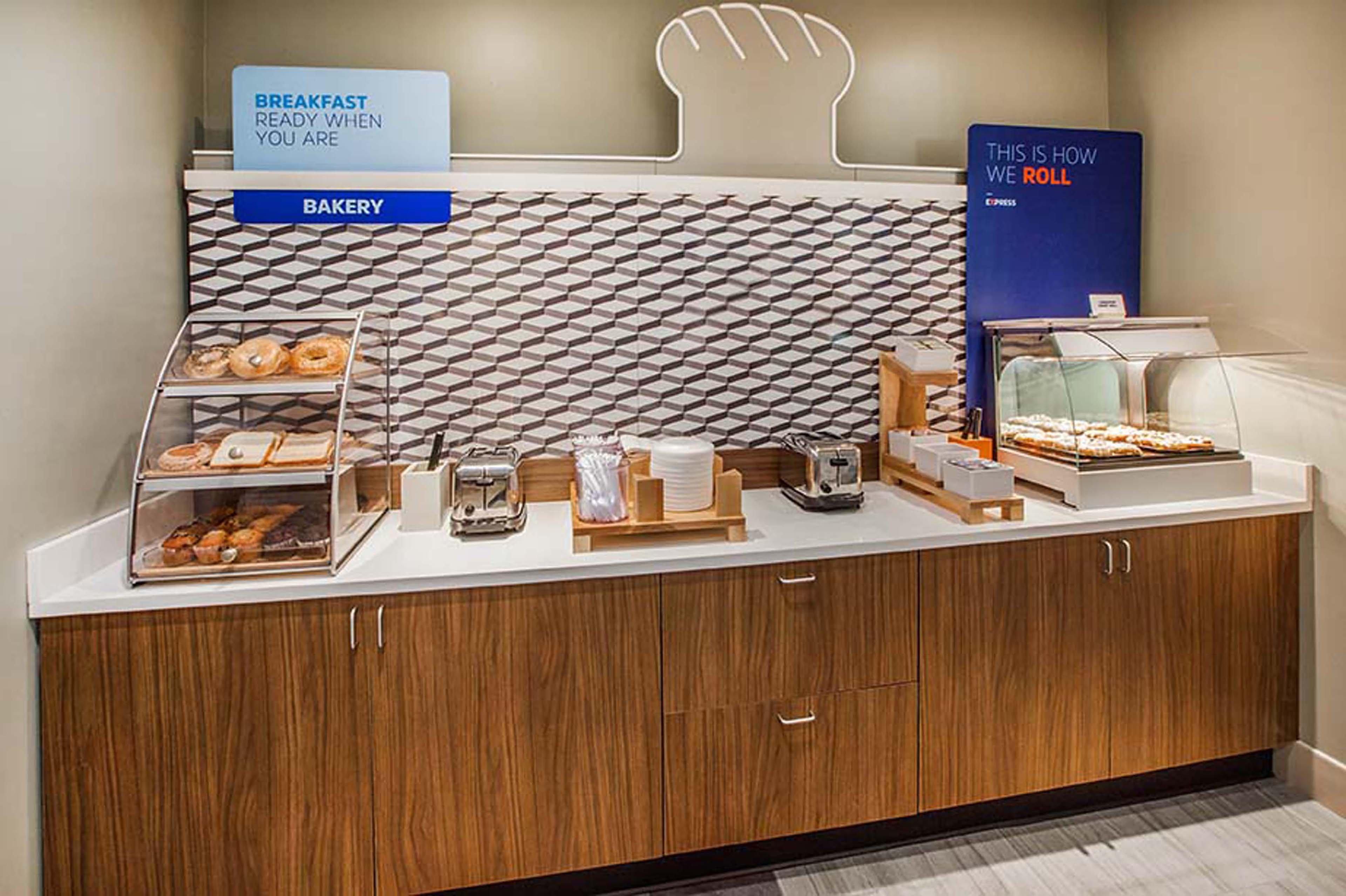 Holiday Inn Express Peachtree Corners-Norcross By Ihg Екстериор снимка